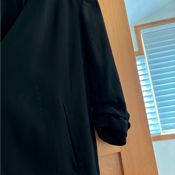 Aritzia Babaton black long blazer - Picture 8 of 8